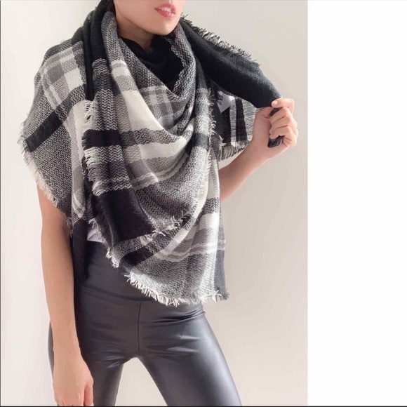 OVERSIZED TARTAN PLAID WRAP SCARF - Picture 6 of 6